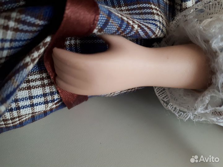 Продается коллекционная кукла