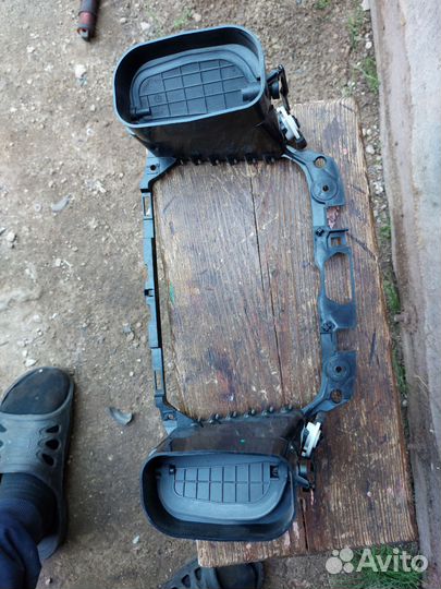 Центральные сопла, воздуховоды Лада Веста