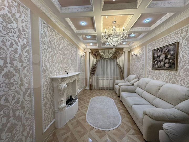 2-к. квартира, 60 м², 1/12 эт.