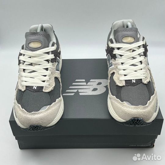 Стильные кроссовки New Balance 2002R White