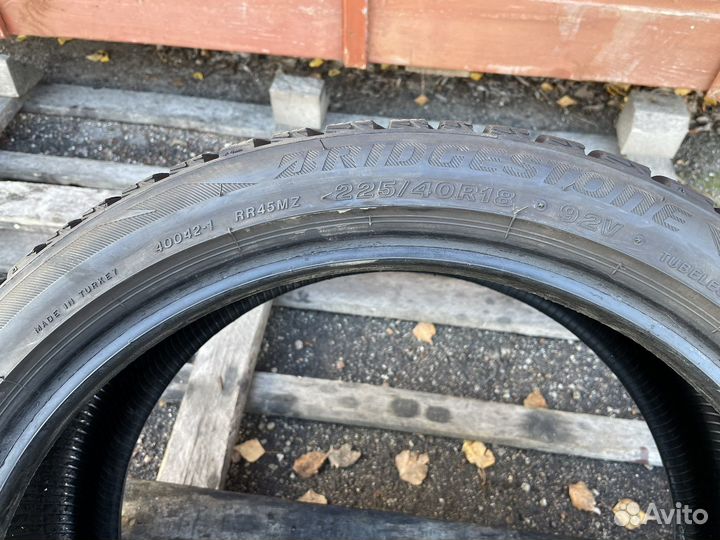 Bridgestone Blizzak LM-001 225/40 R18