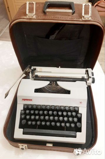 Пишущая машинка