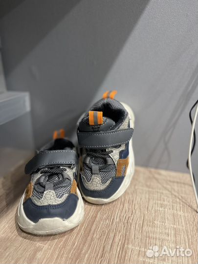 Кроссовки детские