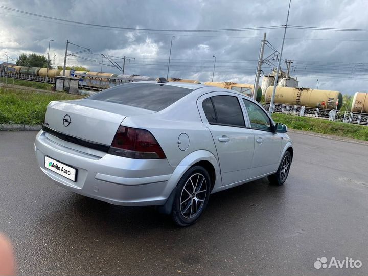 Opel Astra 1.8 AT, 2011, 170 000 км