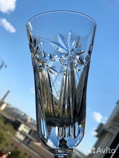 Высокие хрустальные фужеры