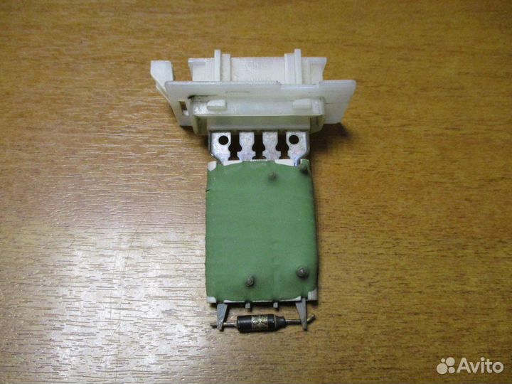 Резистор отопителя Peugeot 207 2006-2017