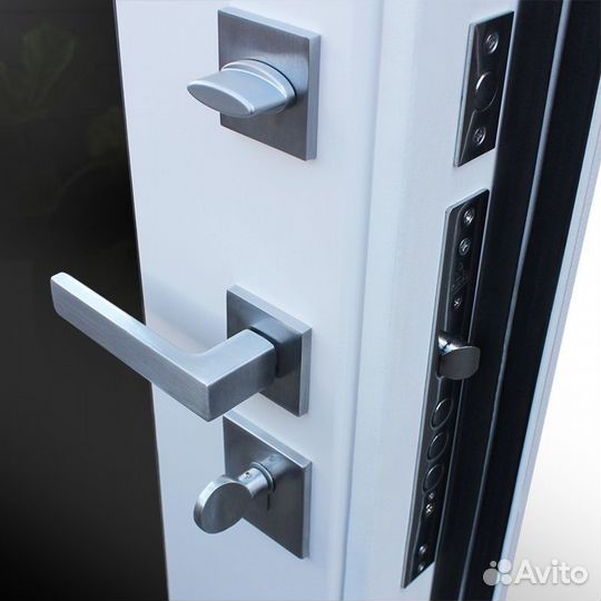 Входные двери с зеркалом/ Стальные двери