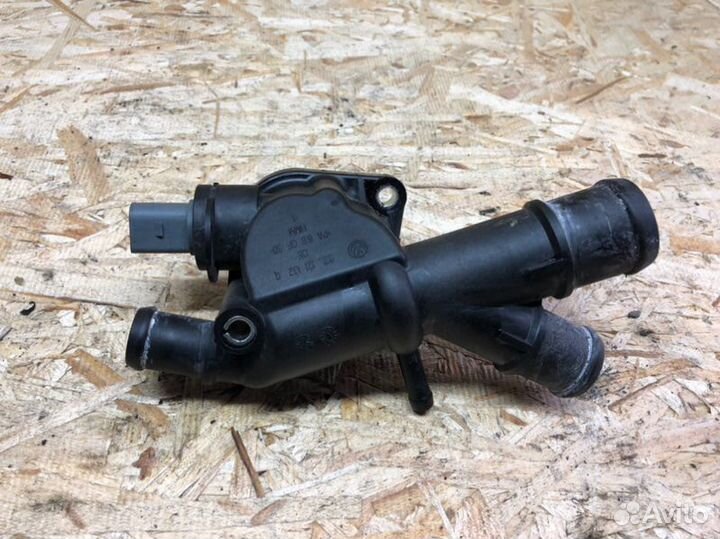 Фланец системы охлаждения Volkswagen Jetta 6 2.0