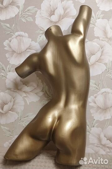 Торс женский. Золотой