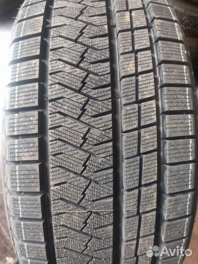 Triangle Snowlink PL02 235/45 R18 98V