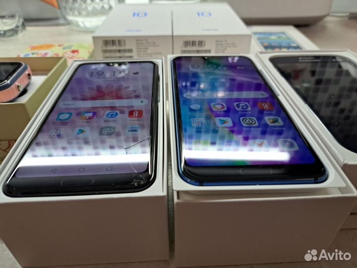 HONOR 10, 4/64 ГБ