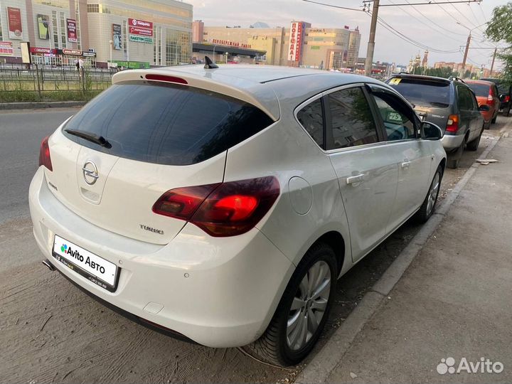 Opel Astra 1.4 AT, 2011, 230 000 км