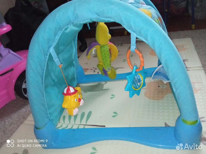 Коврик-трансформер и много игрушек