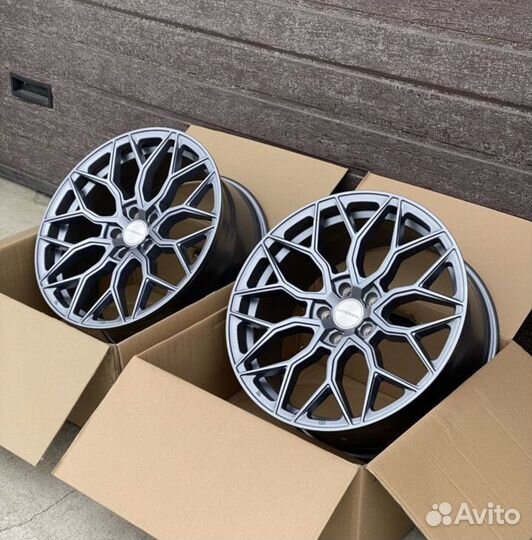 Новые диски R18 5/114.3 Camry Mazda6 K5 Vossen HF2