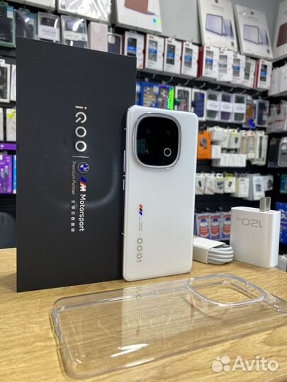 Vivo iQOO 13, 16/512 ГБ