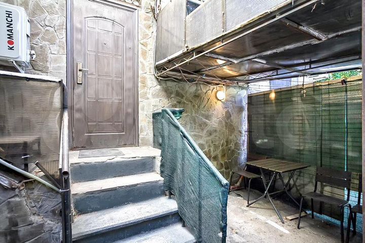 2-к. квартира, 58 м², 1/2 эт.