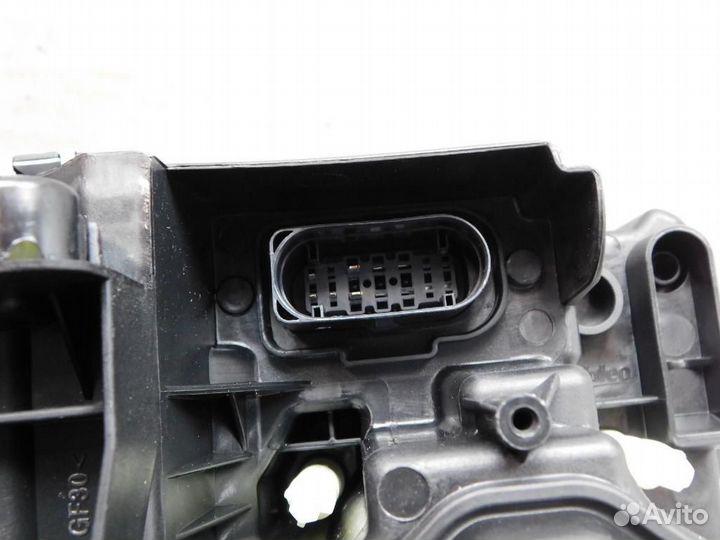 Фара левая Volkswagen California/Caravelle/Multivan/Transporter