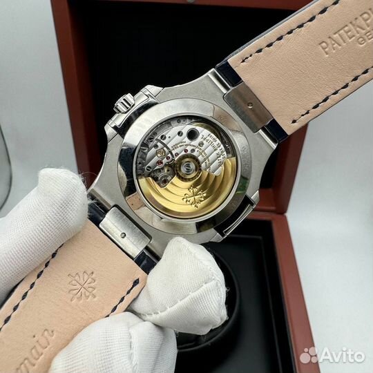 Часы Patek Philippe Nautilus