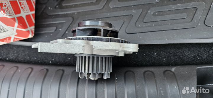 Помпа, водяной насос для VW tiguan Febi