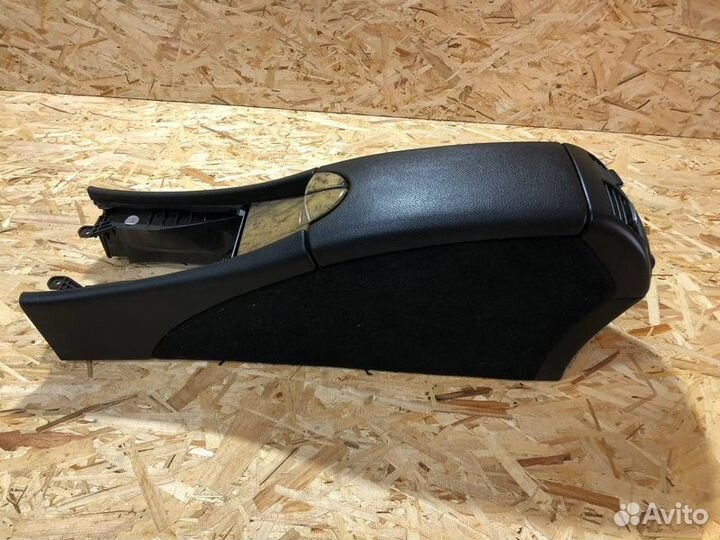 Подлокотник Mercedes E W211 Е30 М272943 2007