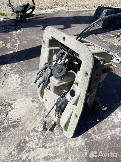 Узел педальный (блок педалей) Iveco Eurotrakker 19