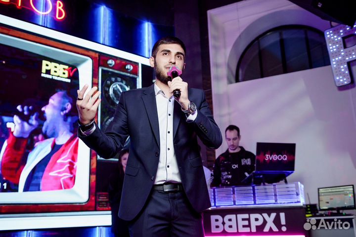 Музыкант, Актер, Певец