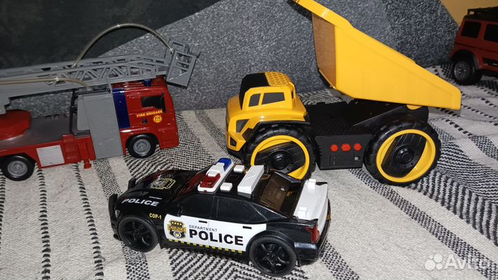 Машинки игрушки