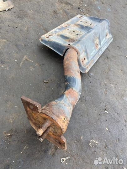 Крепление крыла. Scania P094Cb6X4Hz260