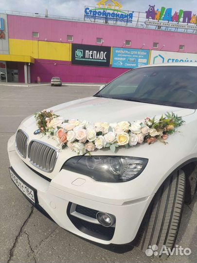 Свадебные украшения на машину