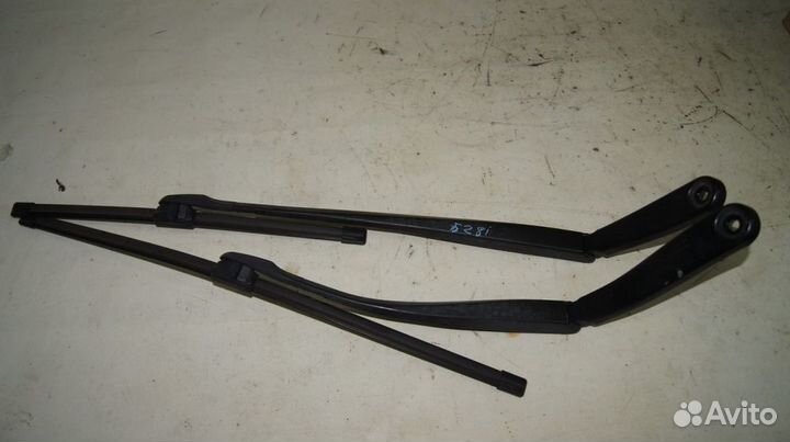 Поводок + щётка стеклоочистителя F комплект (правы