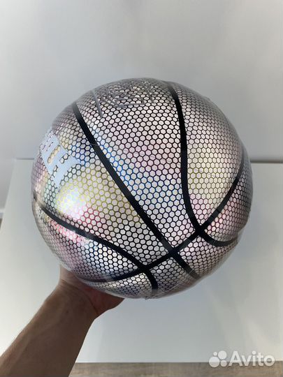 Рефлективный баскетбольный мяч