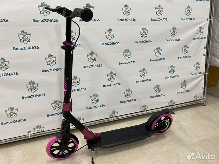 Самокат с ручным тормозом Tech Team Sport 210