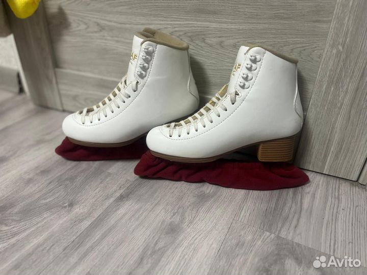 Коньки фигурные