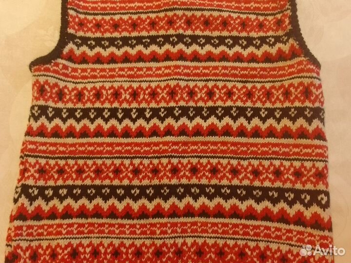 Жилет детский ручной вязки