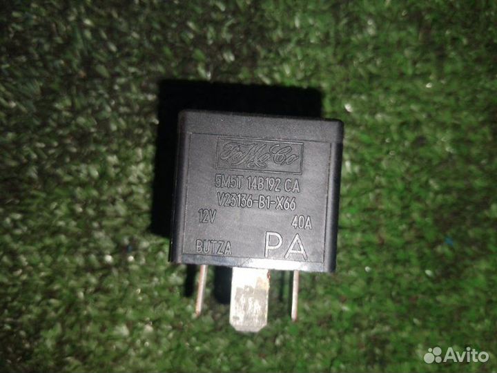 Реле Ford Focus 2 универсал 1.6L duratec 16V shdb