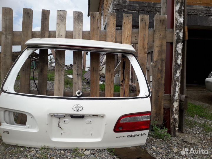 Дверь багажника на Тойота камри грация