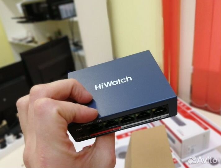 PoE-коммутатор HiWatch DS-S504P(B) 1-4 порта