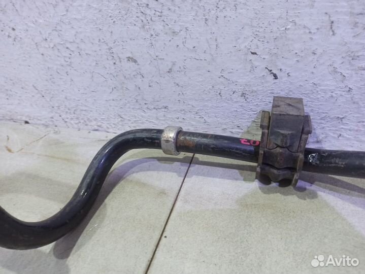 Стабилизатор передний