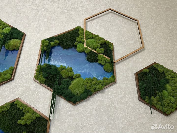 Панно из стабилизированного мха с эпоксидной