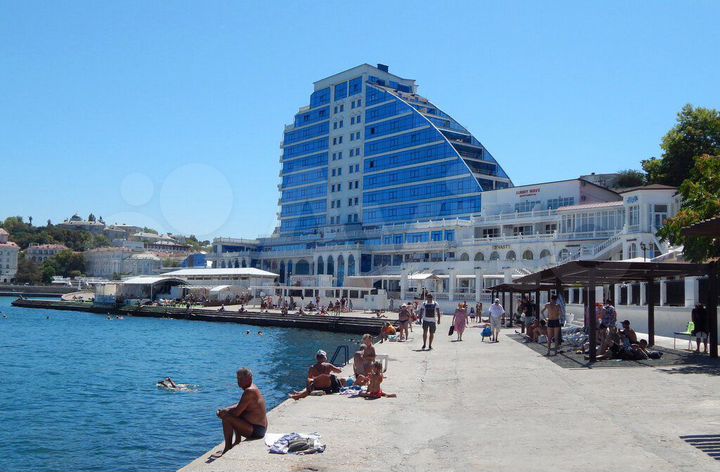 1-к. квартира, 42 м², 1/5 эт.