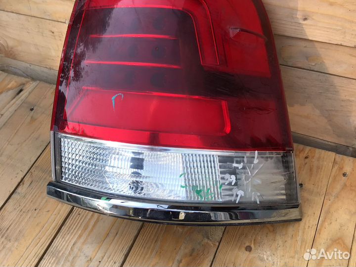 Фонарь задний правый лэнд крузер 200 land cruiser