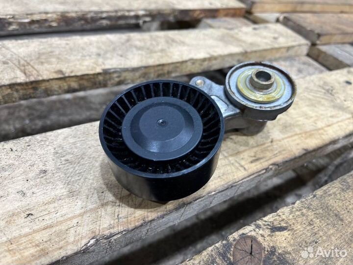 Ролик натяжной навесного оборудования Bmw 7 E38