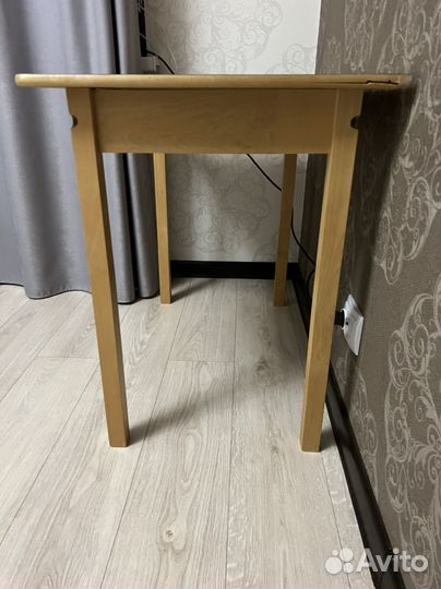 Стол столик