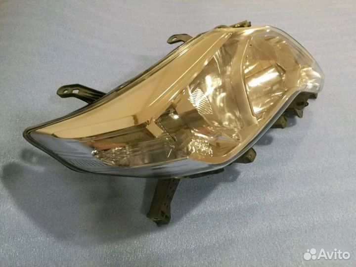 Фара правая Toyota Land Cruiser Prado 150
