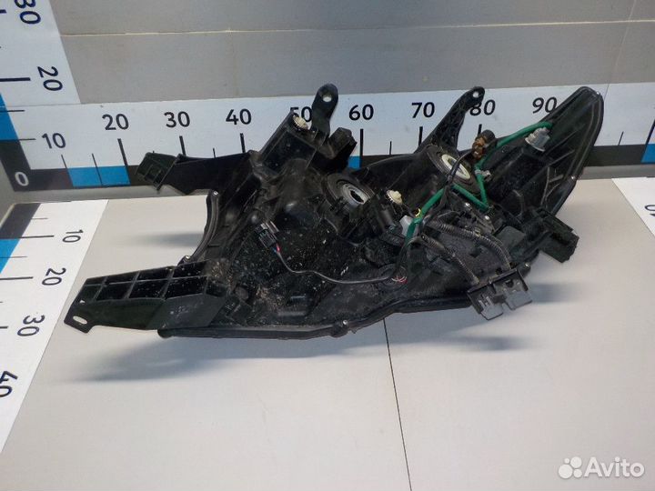 Фара правая Toyota Land Cruiser 150 Prado 8113060N10