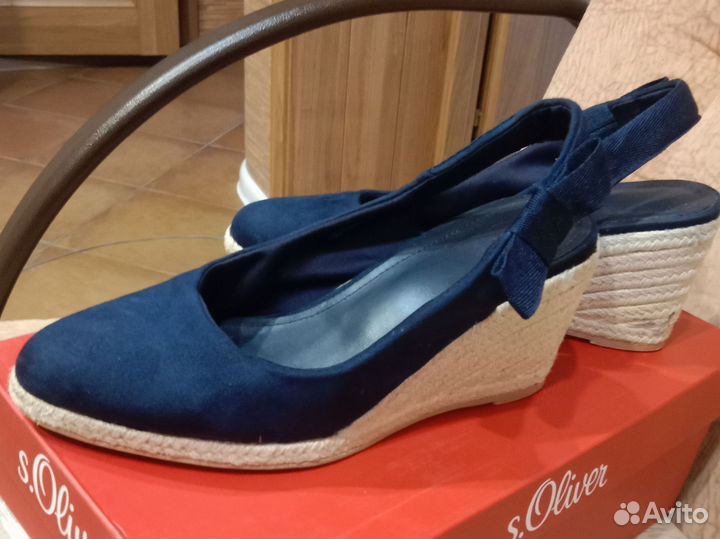 Продаю босоножки