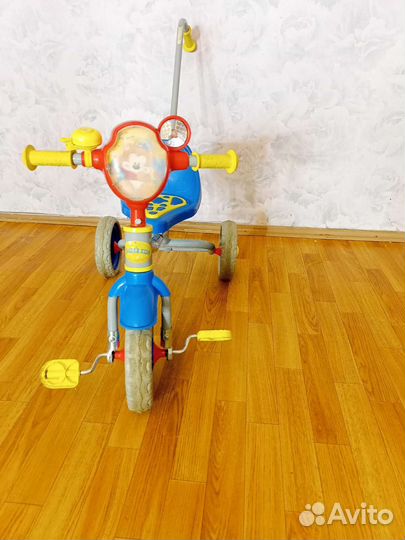 Детский трехколесный велосипед