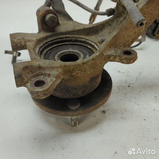 Кулак поворотный левый Hyundai Sonata 2004