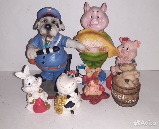 Фигурки фарфоровые