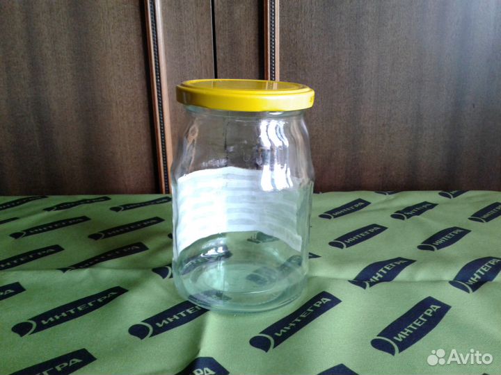 Банки стеклянные с винтовыми крышками 0.5-0,37л